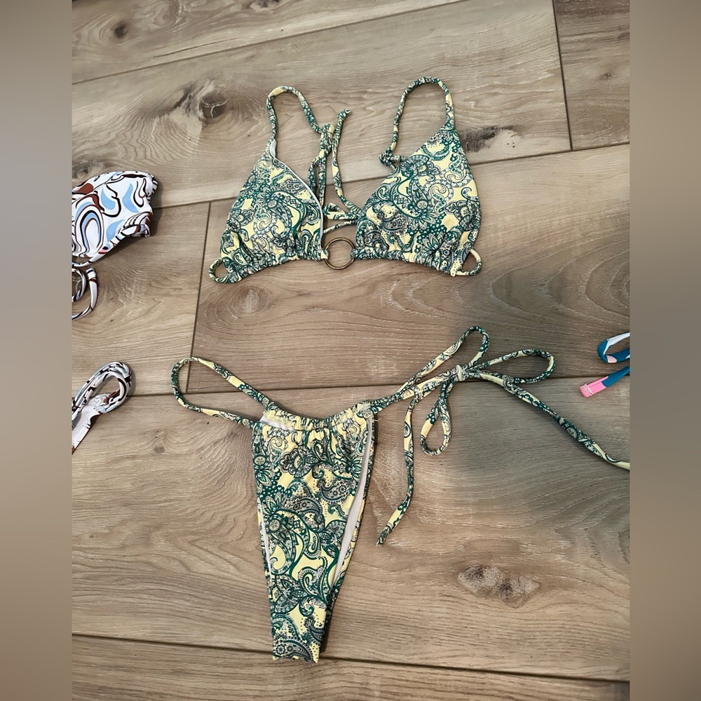 Women’s bikini